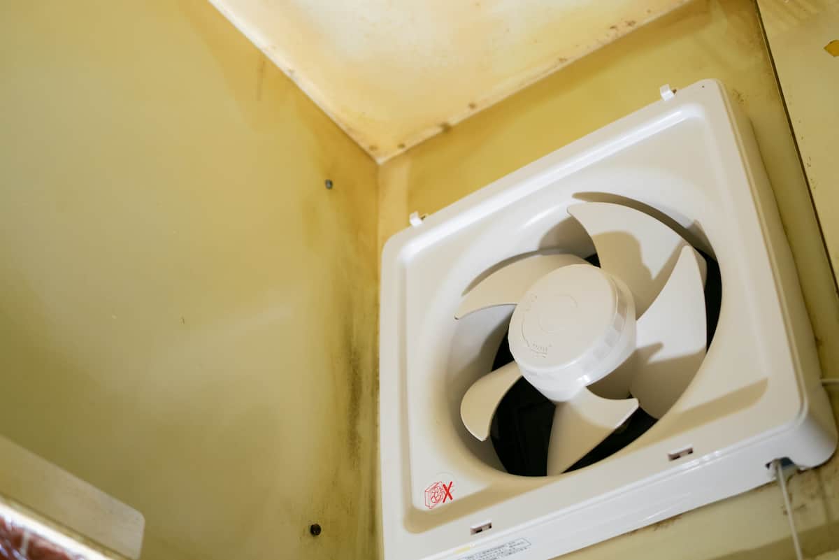家 の 換気扇 つけ っ ぱなし
